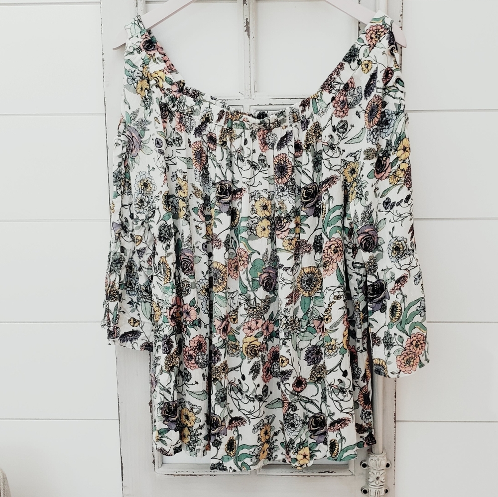 Off shoulder WILDFLOWER top small